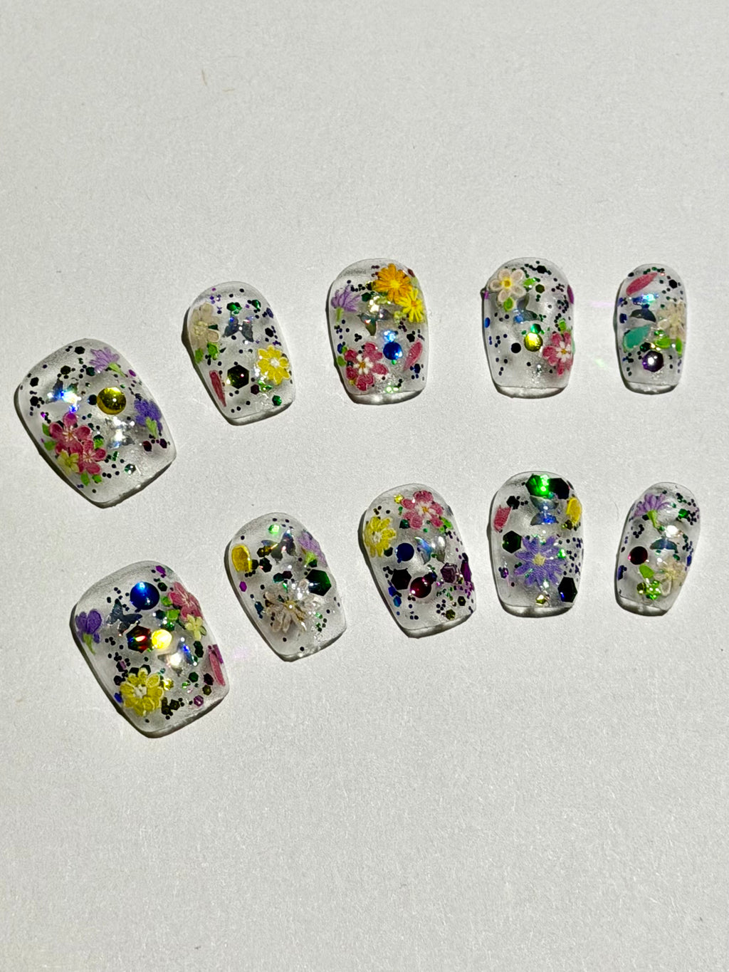 Divine Garden – Floral-Inspired Press-On Nails with Timeless Elegance