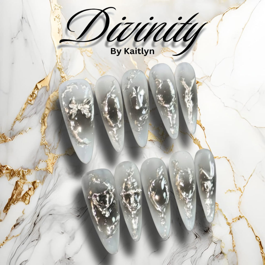 Silver Seraphim – Celestial Marble Press-On Nails