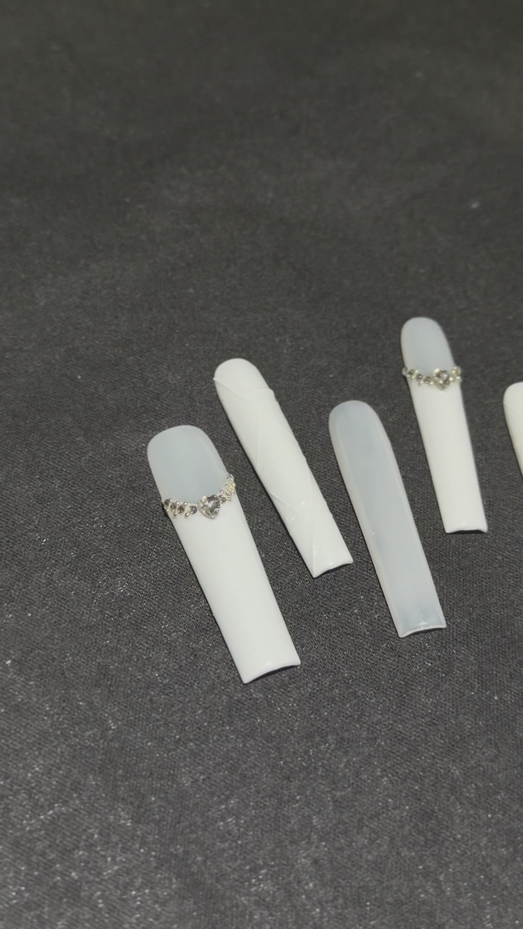 Angel’s Crown – Crystal White & Grey Press-On Nails